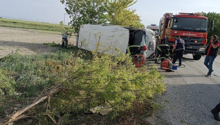 Karaman’da tarım işçilerini taşıyan minibüs devrildi: 16 yaralı