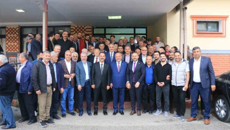 Kemahlılar AK Parti milletvekillerini ağırladı