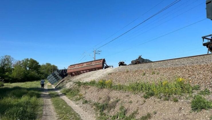 Kırım’da tahıl yüklü trenin vagonları raydan çıktı
