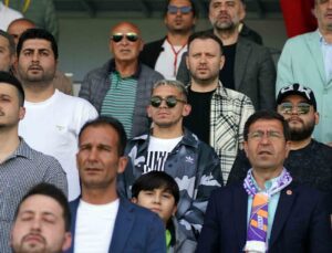 Lucas Torreira, Eyüpspor – Ankara Keçiörengücü maçını takip ediyor