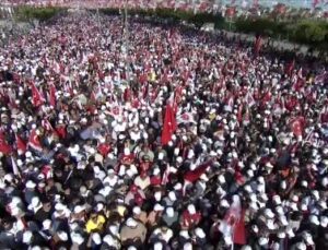 MHP lideri Devlet Bahçeli, son mitingini Antalya’da gerçekleştirdi