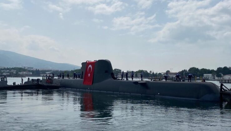 MSB: “Yeni tip denizaltı projesinin ikinci gemisi Hızırreis suya indirildi.”