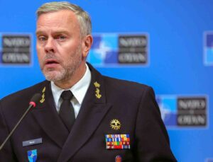 NATO: “Moskova’nın 3 günde kazanmayı umduğu savaş 15’inci ayına giriyor”