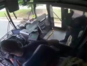 Otobüs şoförü silahlı yolcuya kurşun yağdırdı