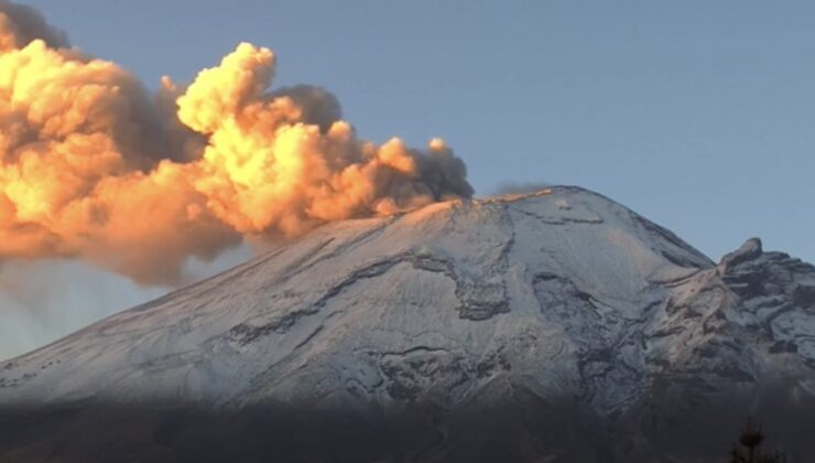 Popocatepetl Yanardağı’nda şiddetli patlama: Küller evlere kadar ulaştı