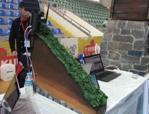 Rize’deki ROBOTEK Yarışmasında hazırlanan doğal afet projesi ilgi odağı oldu