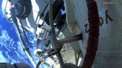 Rus kozmonotlar 7 saatlik uzay yürüyüşü gerçekleştirdi