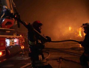 Rusya, Odessa’da depo ve sosyal tesisi vurdu