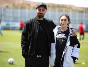 Sivassporlu eski futbolcu Kadir Bekmezci’den kulübe vefa ziyareti