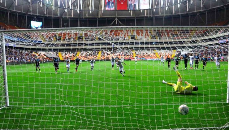 Spor Toto Süper Lig: Adana Demirspor: 2 – Corendon Alanyaspor: 2 (İlk yarı)