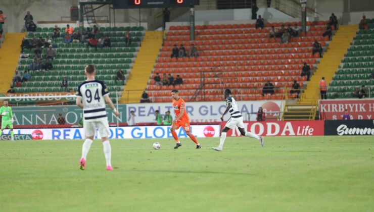 Spor Toto Süper Lig: Corendon Alanyaspor: 0 – Kasımpaşa: 0 (İlk yarı)