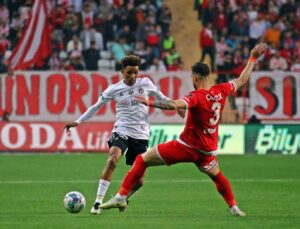 Spor Toto Süper Lig: FTA Antalyaspor: 1 – Beşiktaş: 0 (İlk yarı)