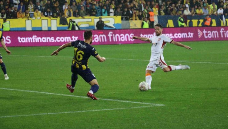 Spor Toto Süper Lig: MKE Ankaragücü: 1 – Galatasaray: 2 (İlk yarı)