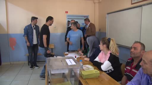 Ticaret Bakanı Mehmet Muş, Cumhurbaşkanlığı 2. turu için Samsun’da oy kullandı