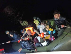 Yunan unsurlarınca ölüme terk edilen 40 kaçak göçmen kurtarıldı