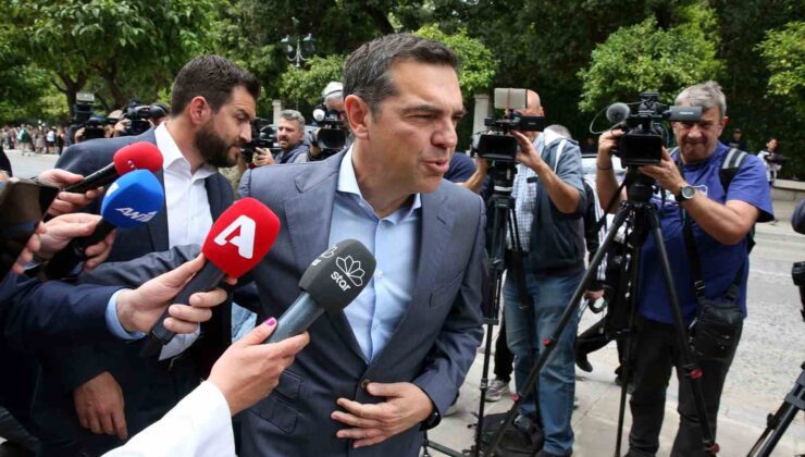 Yunanistan’da ana muhalefet lideri Çipras hükümet kurma görevini reddetti