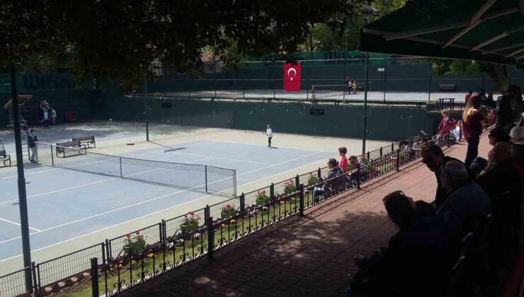 14 yaş tenis şampiyonları Zonguldak’ta nefes kesti