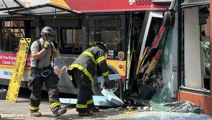 ABD’de otobüs kazası: 17 yaralı