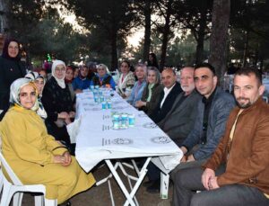 AK Partililer Altıova’da piknikte buluştu