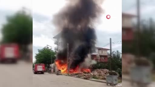 Ankara’da korkutan gıda deposu yangını