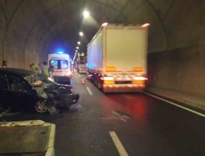 Ayvacık’ta tünelde trafik kazası: 1 ölü, 4 ağır yaralı
