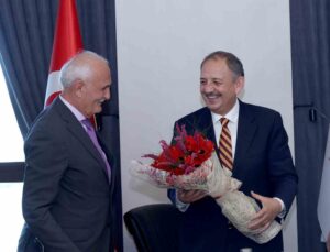 Bakan Özhaseki, AK Parti Yerel Yönetim lerine atanan Yılmaz’ı tebrik etti
