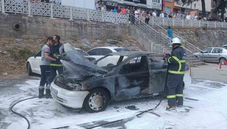Biga’da seyir halindeki araç alev alev yandı