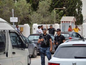 Brezilya’nın Tunus Büyükelçiliği’ne bıçaklı saldırı: 1 polis yaralandı