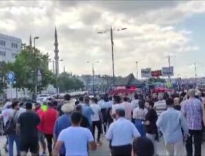 Eminönü’nde “yolcu kapma” kavgası kamerada: Polis havaya ateş açtı