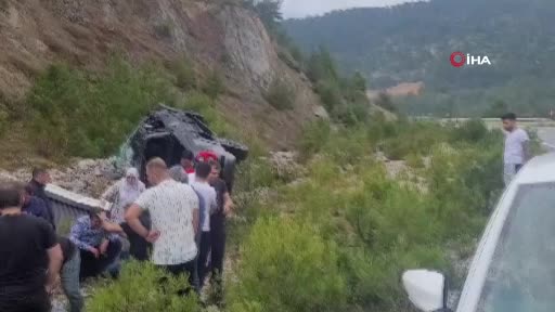 Eski Bakan Zeybekci kazada yaralandı