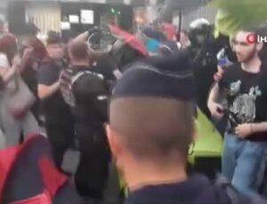 Fransa’da göçmenlerin protestosuna polisten sert müdahale