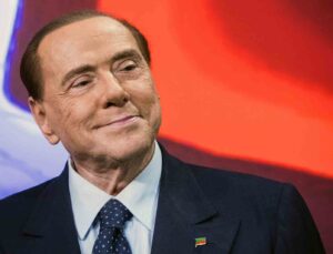 İtalya’nın eski başbakanı Berlusconi hayatını kaybetti