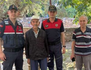 Jandarma ekipleri yaşlı çınarları unutmuyor