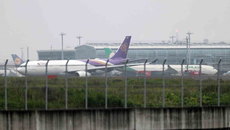 Japonya’da iki yolcu uçağı birbirine temas etti, pist kapatıldı