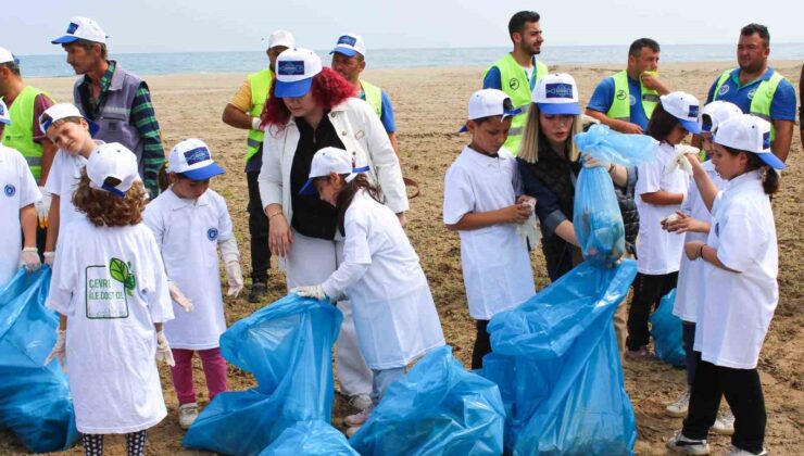 Karacabey’de minik çevre gönüllüleri sahili temizleyerek farkındalık oluşturdu