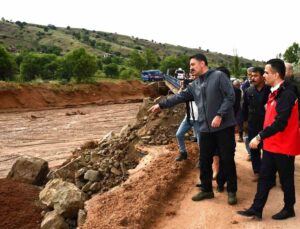 Kırıkkale’de sel: Dereler taştı, evleri ve ahırları su bastı