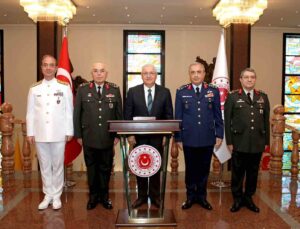 Komutanlardan Milli Savunma Bakanı Güler’e hayırlı olsun ziyareti