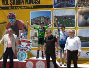 Meram Belediyesporlu bisikletçiden iki şampiyonluk birden