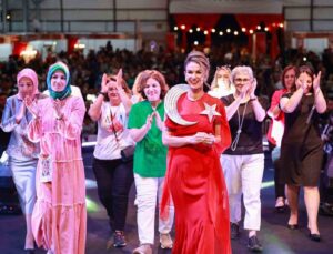 ModaFest Geçmişten Günümüze Anadolu Kadınları defilesiyle devam etti