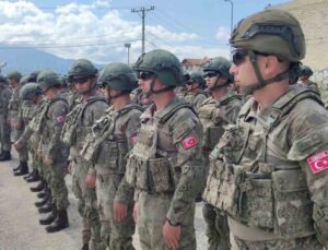 NATO’nun talebi üzerine Türk komandolar Kosova’ya geldi