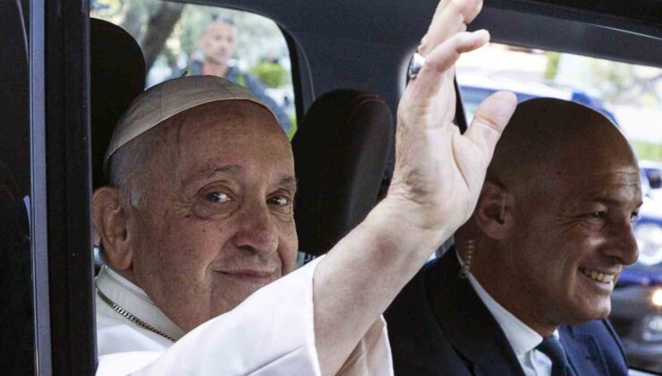 Papa Francis, hastaneden taburcu edildi
