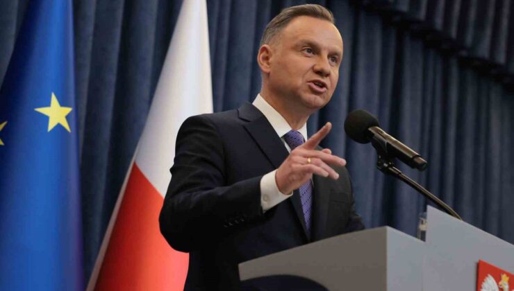 Polonya Devlet Başkanı Duda’dan “Rus” etkilerini araştıracak yasada geri adım