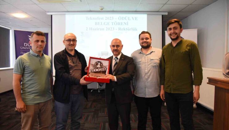 Rektör Sözbir Teknofest 2023’te ödül kazanan mensuplarla bir araya geldi
