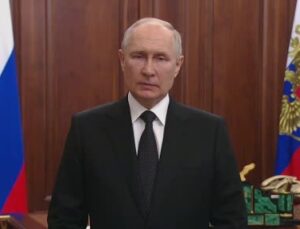 – Rusya Devlet Başkanı Vladimir Putin, “Wagner askerleri ya Rusya Savunma Bakanlığı ile kontrat imzalayacaklar ya da Belarus’a gidecekler” dedi.
