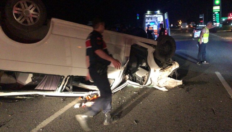 Samsun’da panelvan kamyonet aydınlatma direğine çarptı: 7’si ağır 9 yaralı