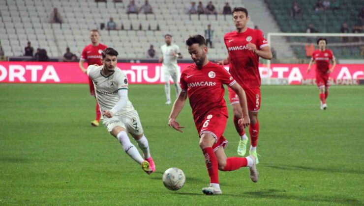 Spor Toto Süper Lig: Giresunspor: 1 – FTA Antalyaspor: 0 (İlk yarı)