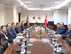 Tarım ve Orman Bakanı Yumaklı, Azerbaycanlı mevkidaşı Mammadov ile bir araya geldi