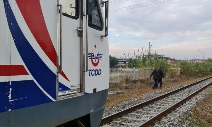 Trenin çarptığı 2 yaşındaki çocuk öldü