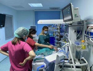 Türk doktorlar dünyaya “Afetlerde çocuk hekimliği” eğitimi veriyor