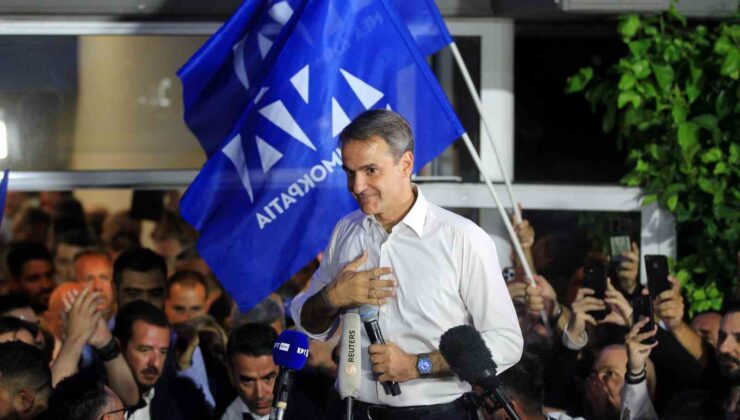 Yunanistan’da seçimin galibi Miçotakis’in partisi oldu